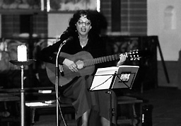 Karin Schneider-Jundt auf Benefizkonzert