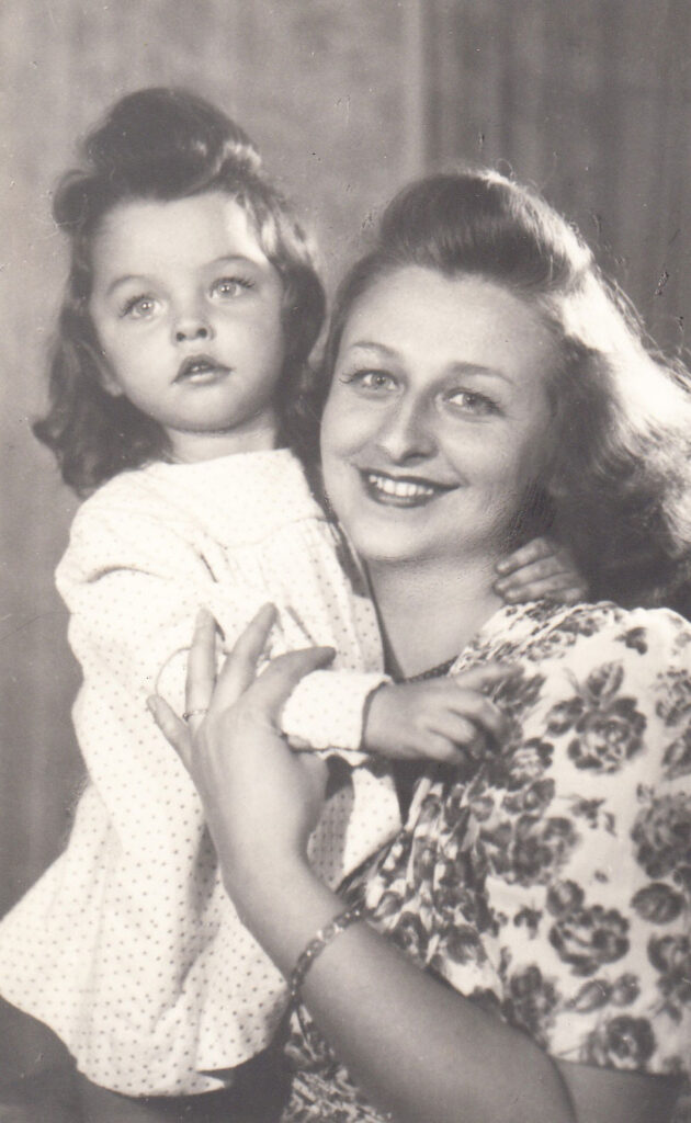 Eva Maria Scheiner und Karin Schneider-Jundt 1950